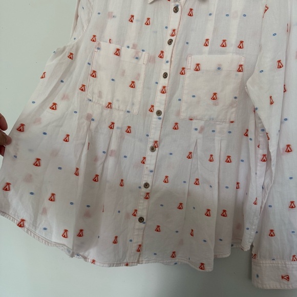 Maeve Casual White and Red Button Down Shirt with Geometric Design - Picture 5 of 10